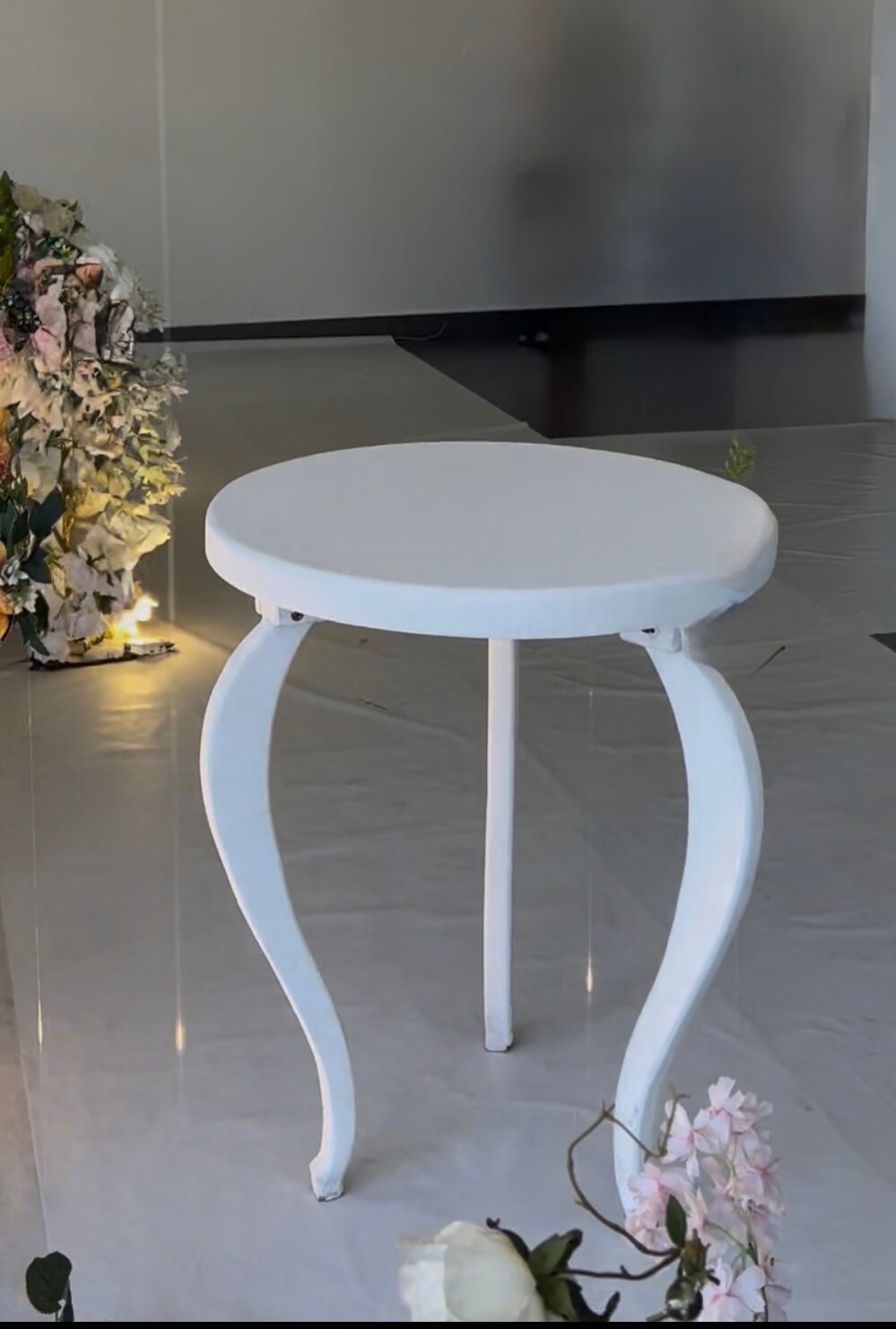 Classic Round Cake Table